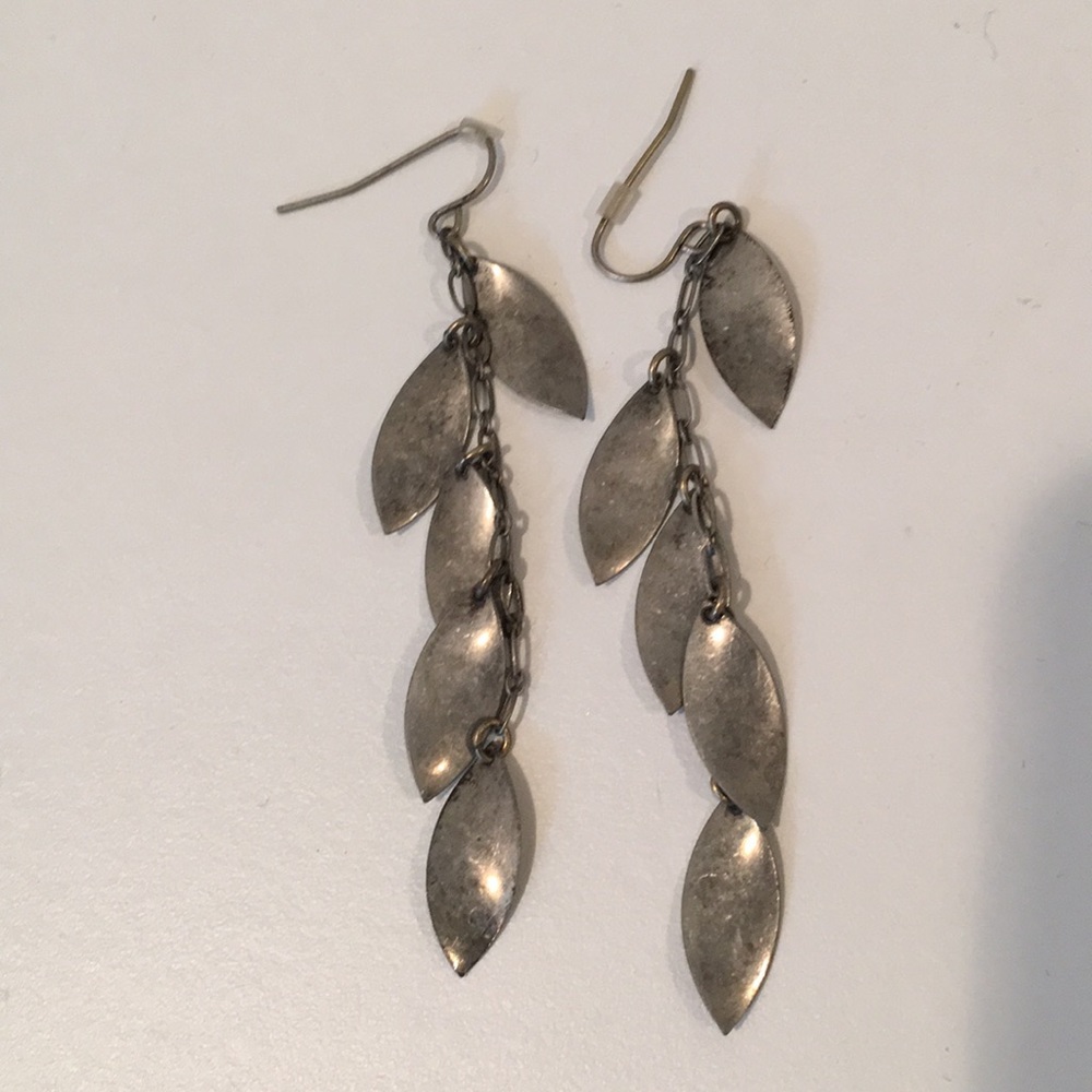 Leafy dangling earrings